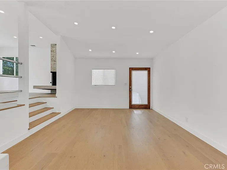 7841 W 83rd St — Photo 12