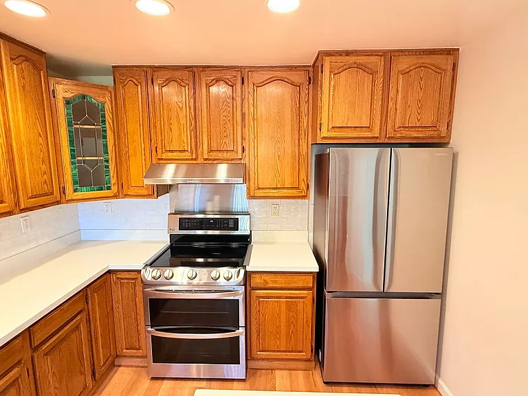 1033 Fontana Dr — Photo 5