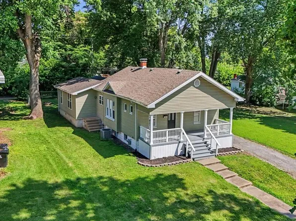 403 N 39th St, Belleville, IL 62226