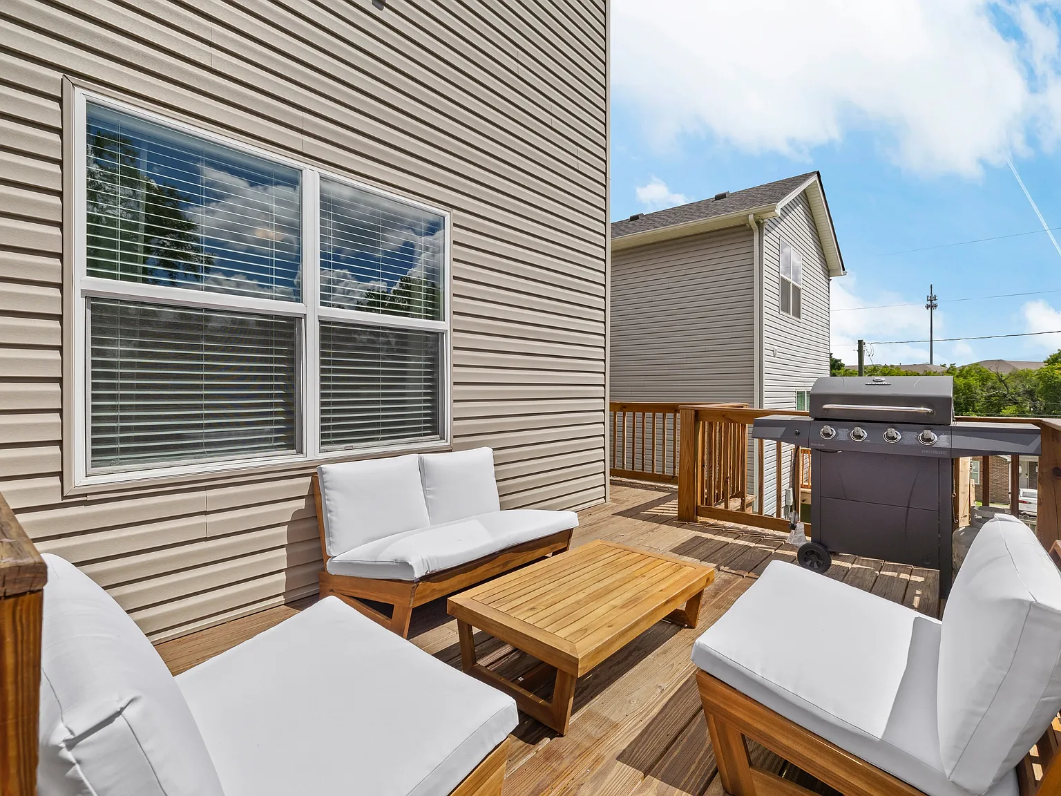 1835 Glade Street - 1 — Photo 4