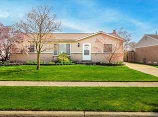 15955 Flanders St, Southgate, MI 48195