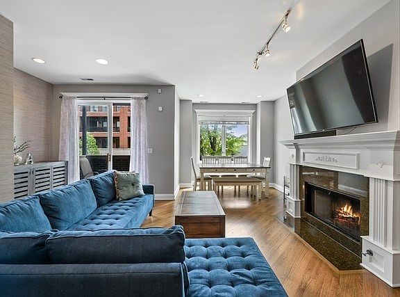 2nd image of 822 N California Ave APT 2