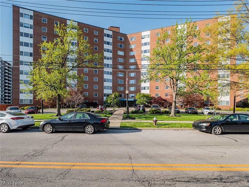 1st image of 11850 Edgewater Dr APT 408