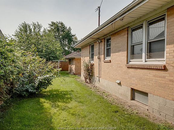 3rd image of 4305 Pleasant Pl