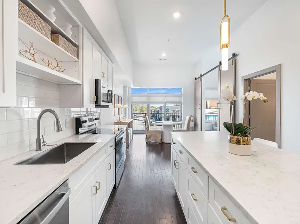 2407 8th Ave S APT 205, Nashville, TN 37204