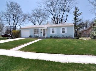 14 Ridge Ln, Geneva, IL 60134