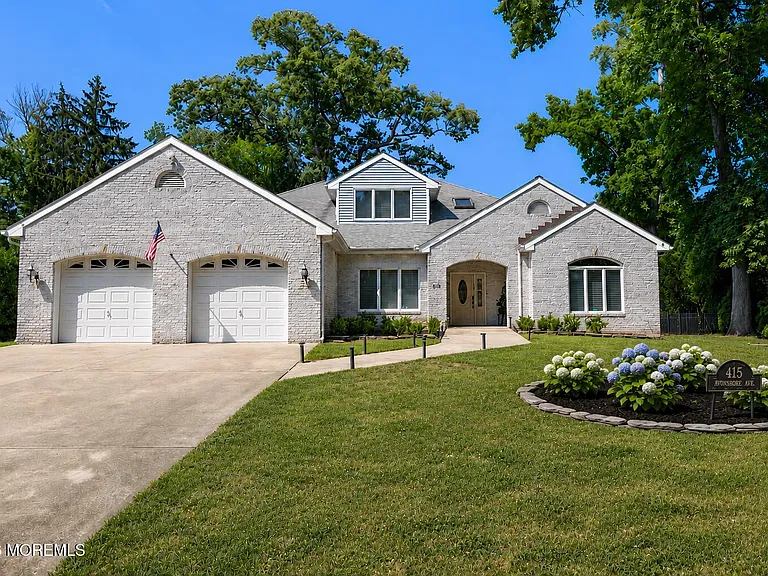 415 Windermere Ave — Photo 1