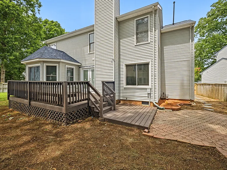 809 Bishop Ct — Photo 33