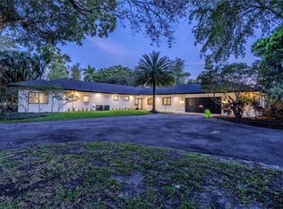 120 N Bel Air Dr, Fort Lauderdale, FL 33317