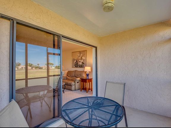 Screened patio with pocket
sliding glass doors.