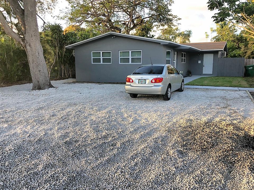 1st image of 2465 NE 183rd St #1