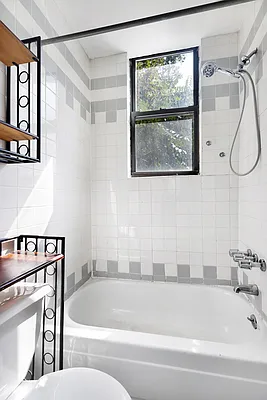 Rented by Maz Group NY | media 21