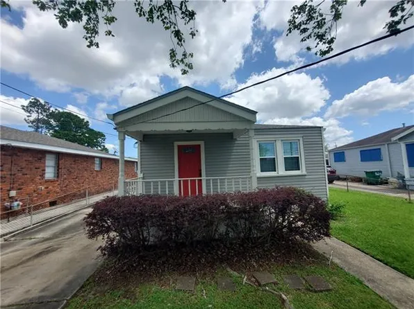 827 Chipley St, Westwego, LA 70094