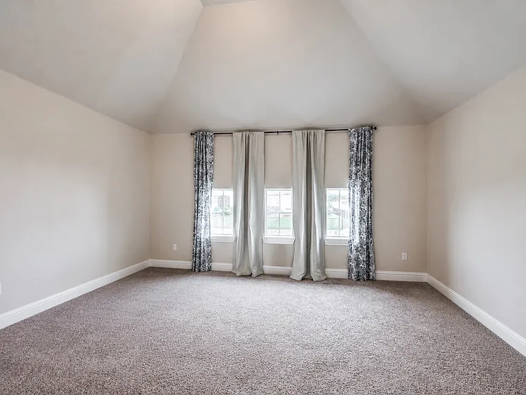 10404 Bartlett Dr — Photo 32
