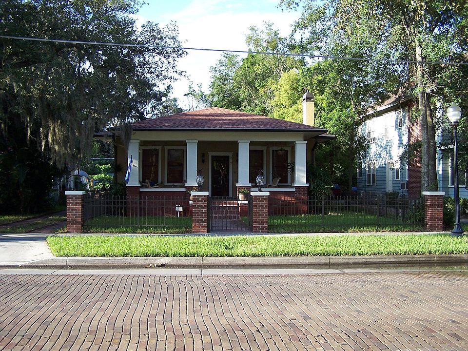 1st image of 812 E Livingston St