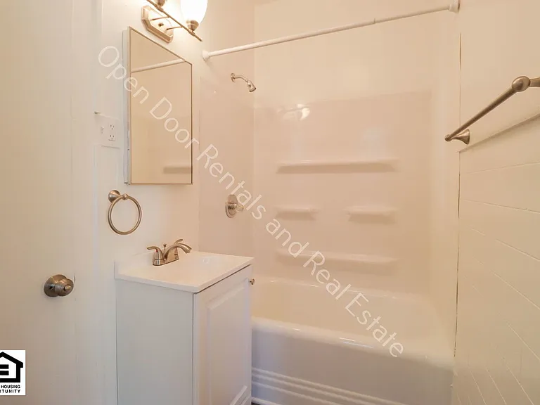 340 W Dewald St — Photo 8