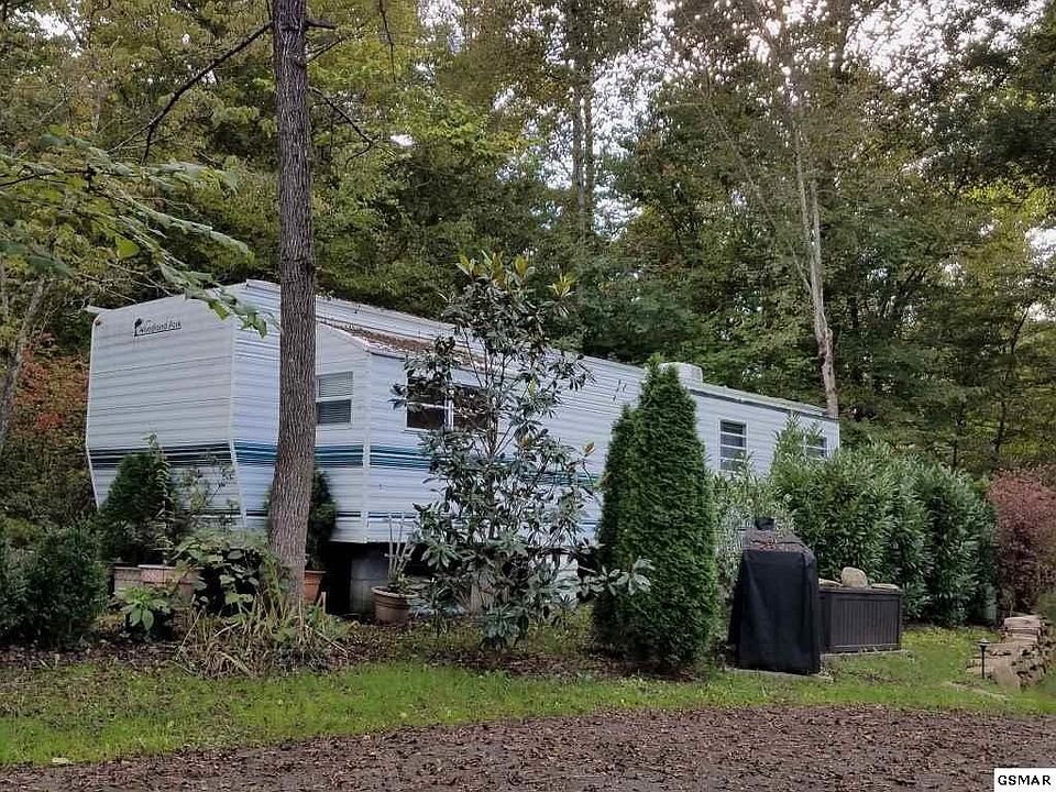 1st image of 4229 E Pkwy #28