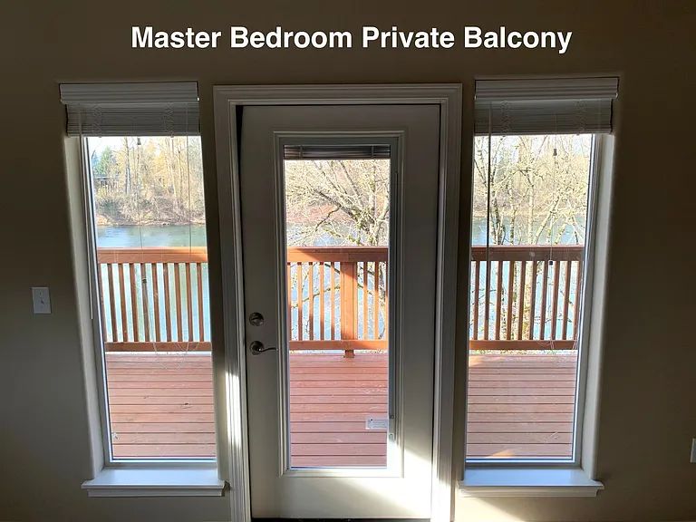 887 Front Ave NE — Photo 6