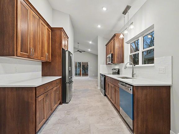 3rd image of 1228 Walnut St