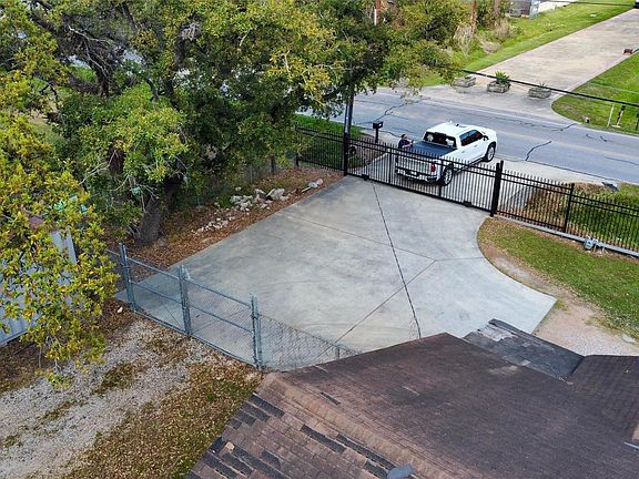 3rd image of 6951 Windfern Rd