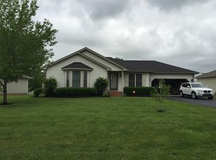 697 Hunters Ln, Hopkinsville, KY 42240