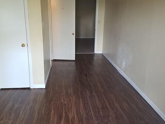 3rd image of 2216 Marilyn St APT 14