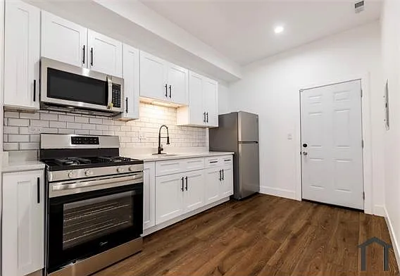 1421 E 69th Pl — Photo 6