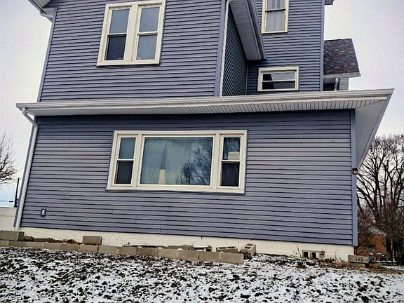2nd image of 110 W 6th St