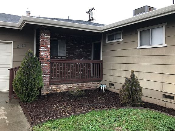 2nd image of 2216 Foust St