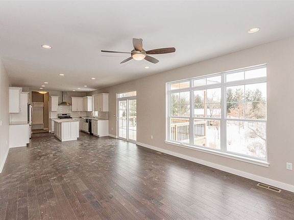 4th image of 1041 Highland Park Ave