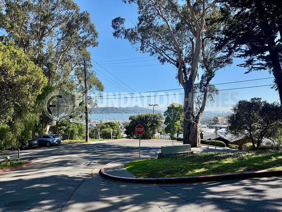 1st image of 126 Eden Roc Dr