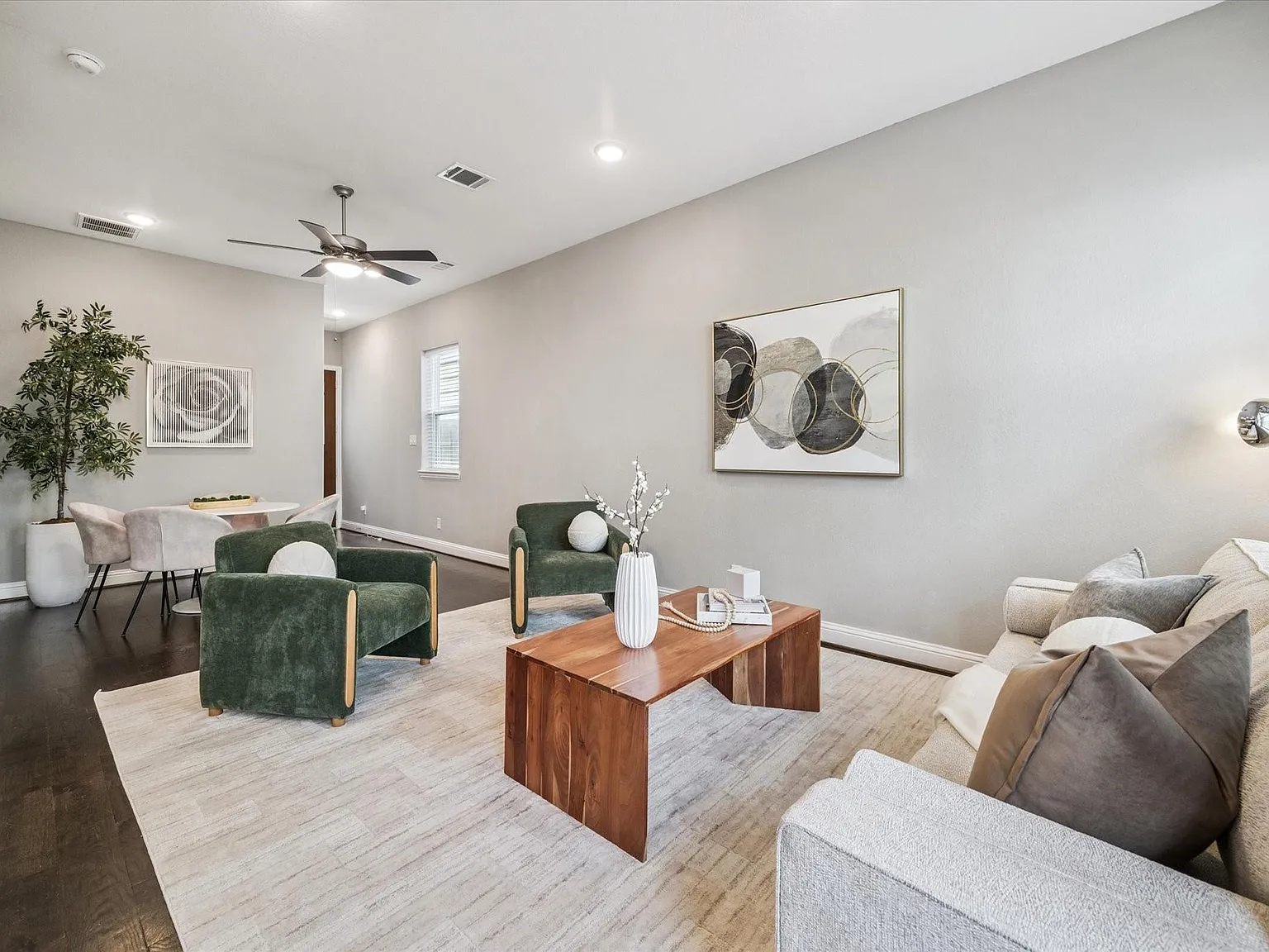 3 bed, 2.5 bath, 1648 sqft, $2,200 — Photo 2