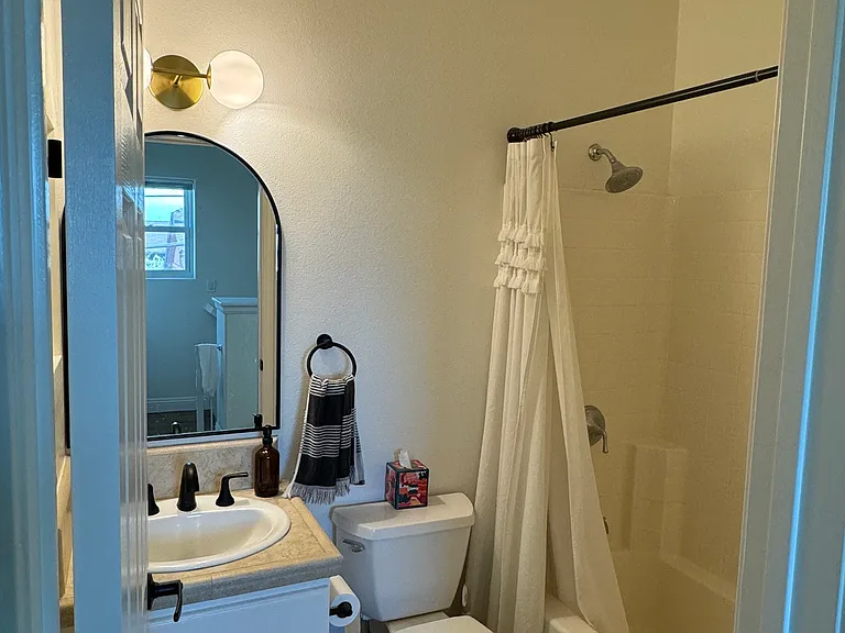 2919 E St #1 — Photo 14