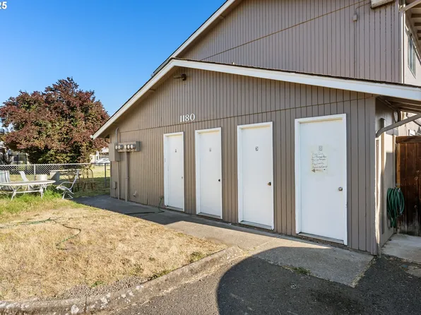 1180 R St, Springfield, OR 97477