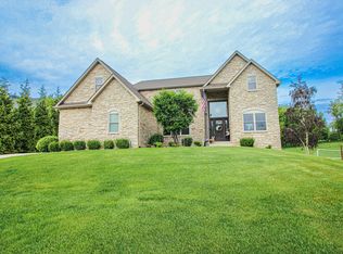 127 Acorn Dr, Valparaiso, IN