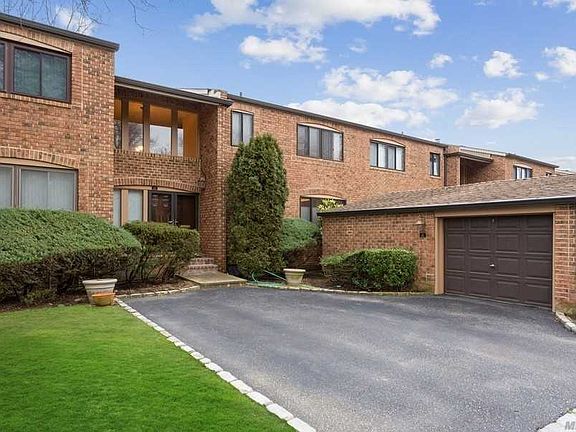 2nd image of 40 Windsor Gate Dr