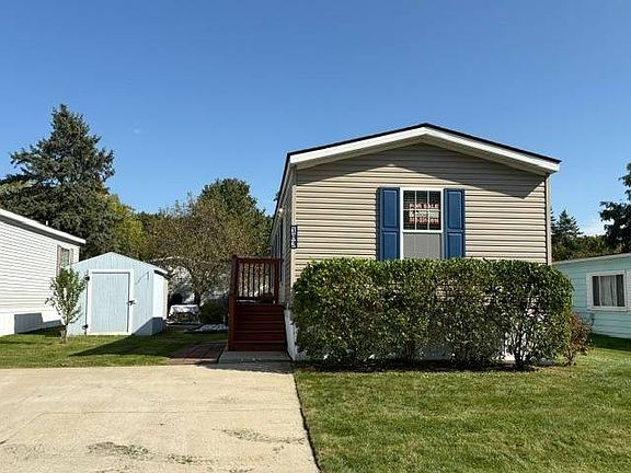 3rd image of 183 Flicker St