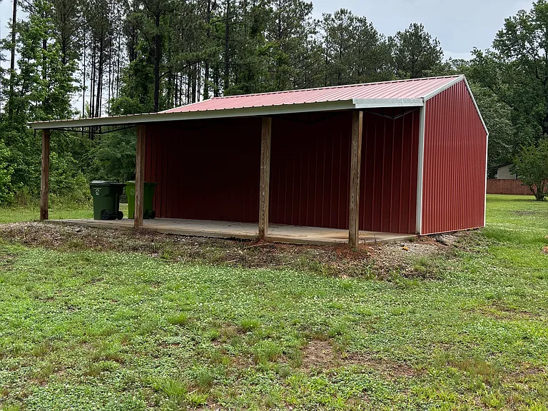 Detached 2 bay garage