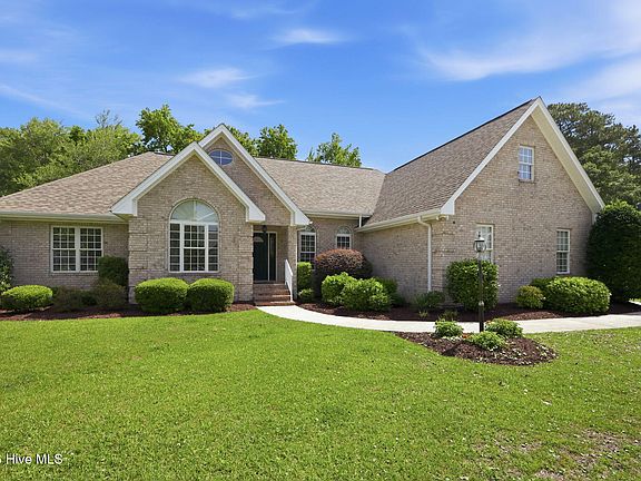 2nd image of 411 Oakmont Drive