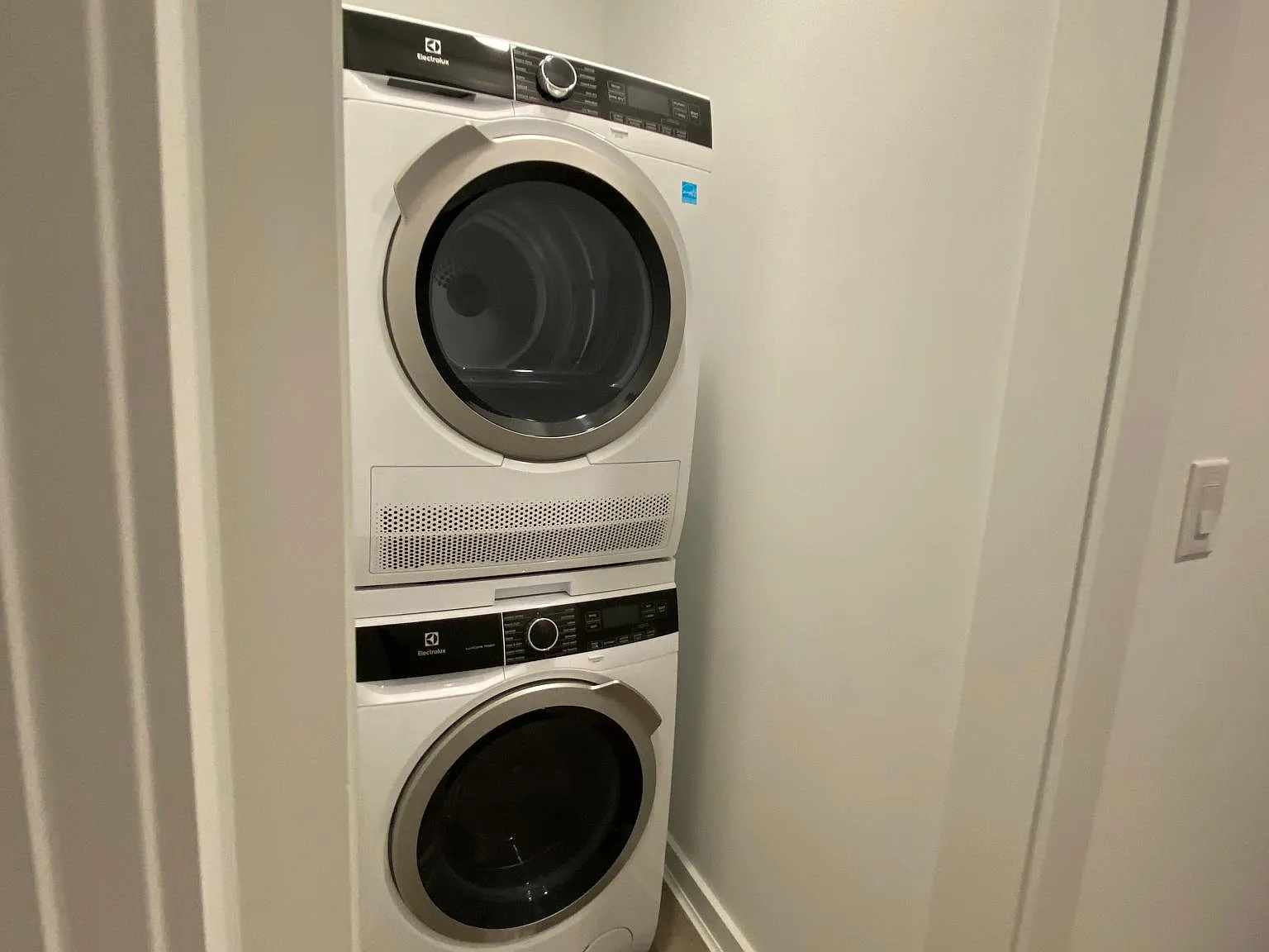 1 bed, 603 sqft, $1,200 — Photo 2