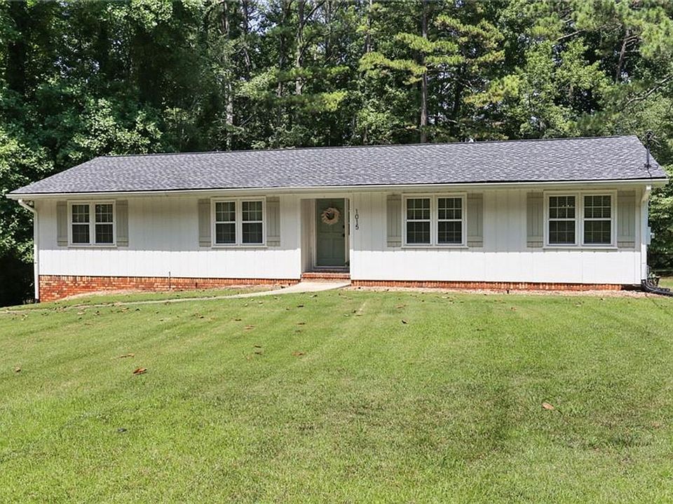 1st image of 1015 Castlewood Dr