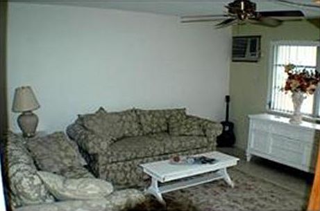 1st image of 1463 NW 10th St