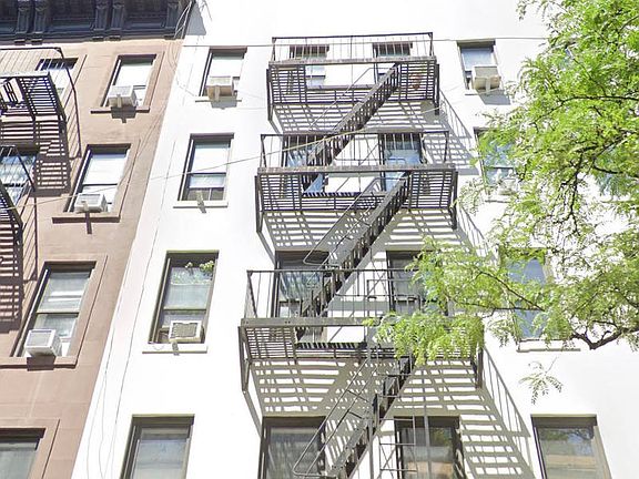 5th image of 407 W 50th St #17