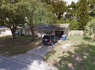 1340 Cedar Ave, Tavares, FL 32778