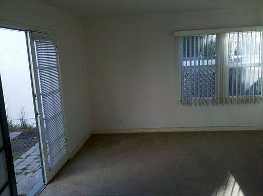 3rd image of 392 S Catalina St