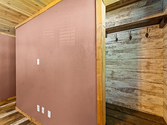 5th image of 505 Ann St
