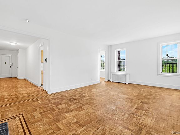 3rd image of 300 S Broadway #3D