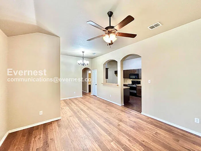 1335 Piedmont Dr — Photo 4