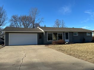 105 S 6th Ave, Brandon, SD 57005