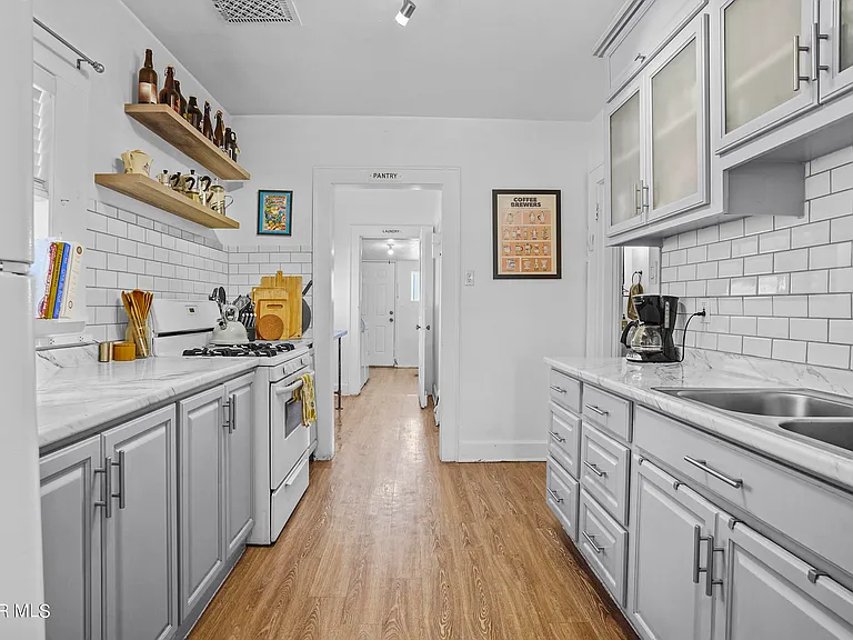 4017 Oxford Ave — Photo 19
